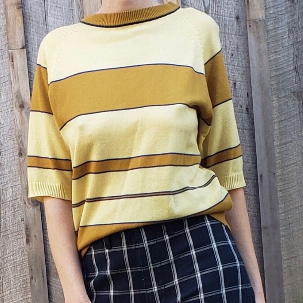 Vintage Top Short Sleeve Stripe Sweater Knit Shirt Size Medium